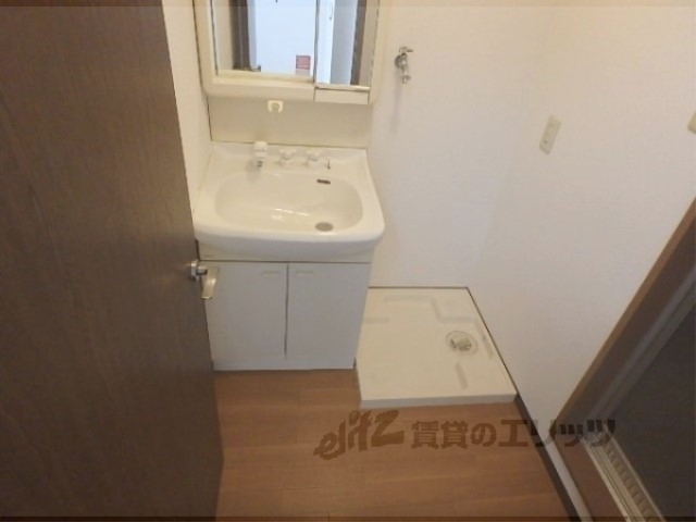 洗面設備　洗濯機置き場