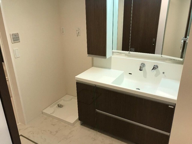 洗面設備　同型写真