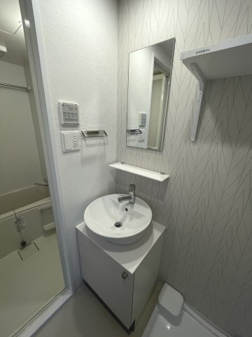 洗面設備　独立洗面化粧台付き