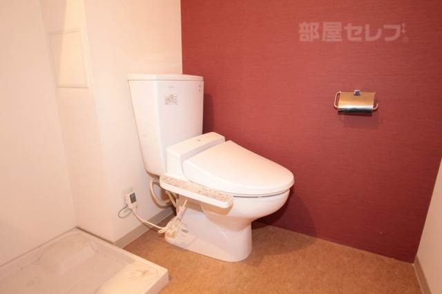 トイレ　お手洗いはウォシュレット付きです。