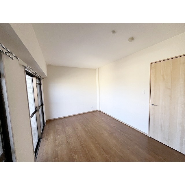 その他部屋・スペース　玄関側洋室