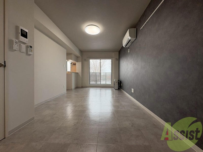 居室・リビング　広々としたリビングですね。使い勝手がよさそうですね！