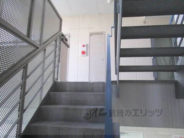 ロビー　階段