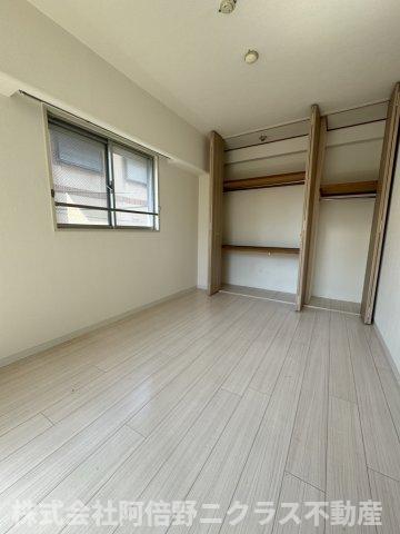 収納　内装は別部屋の参考写真です。