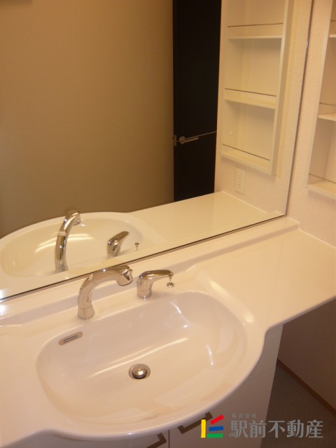 洗面設備　ワイド洗面台