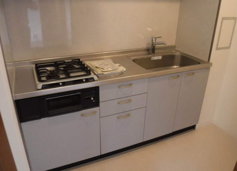 キッチン　別部屋の写真を使用しております。