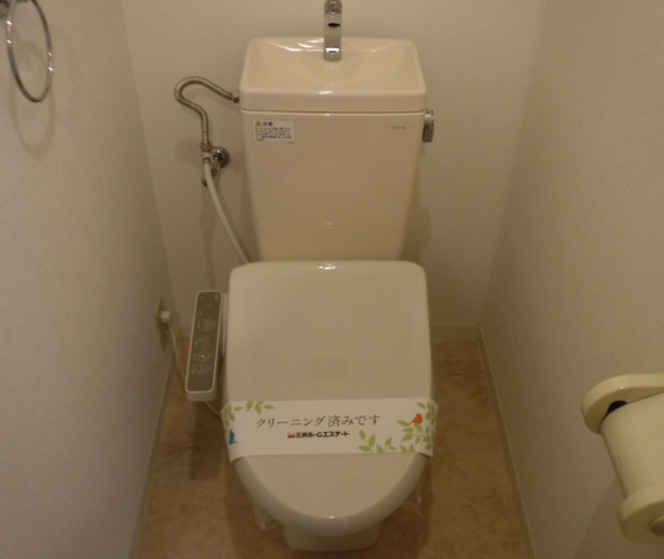 トイレ　別部屋の写真を使用しております。