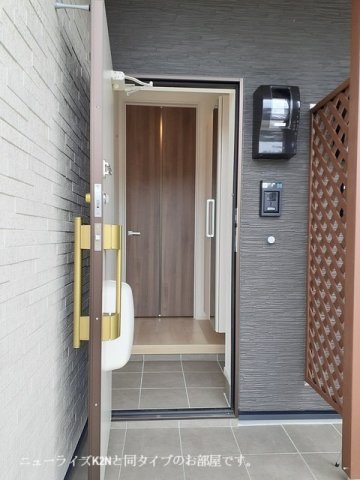 玄関　未完成の為イメージ写真です。