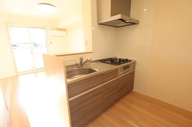 キッチン　対面システムキッチン（ガスコンロ付）