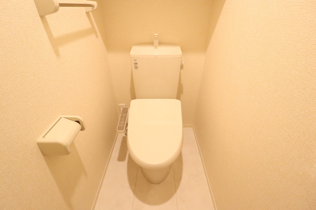 トイレ　温水洗浄暖房便座