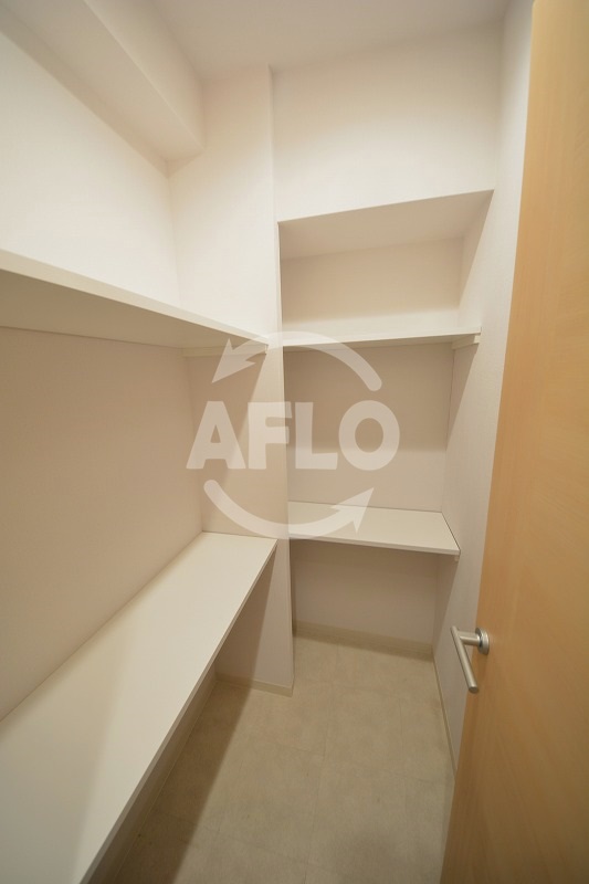 収納　フレンシアノイエ内本町　シューズクローゼット