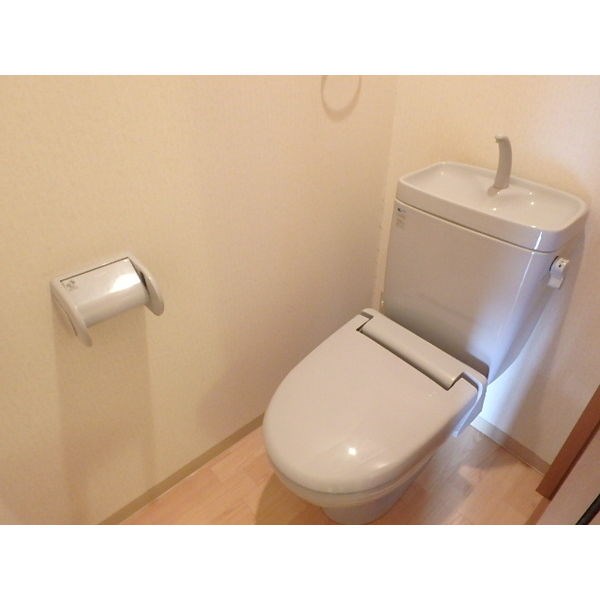 トイレ　※温水洗浄便座です。