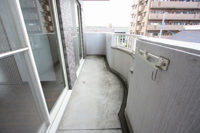 バルコニー　洗濯物もたくさん干せます。