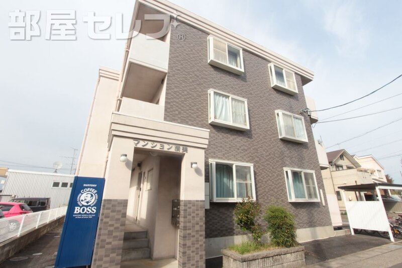 建物外観　タイル貼りの建物です。