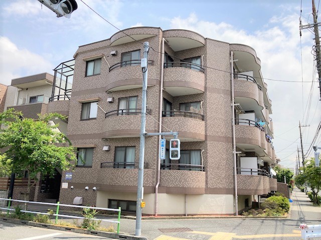 建物外観　ＲＣ３階建て賃貸マンション