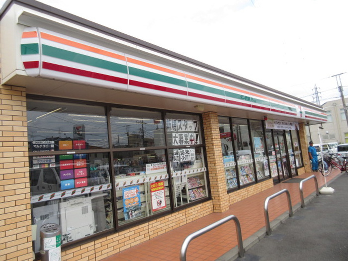 コンビニ　セブンイレブン山中通り（コンビニ）まで200m