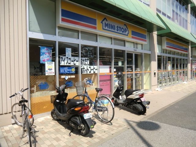 コンビニ　ミニストップ（コンビニ）まで523m