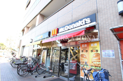 飲食店　マクドナルド 北越谷東急ストア店（飲食店）まで678m