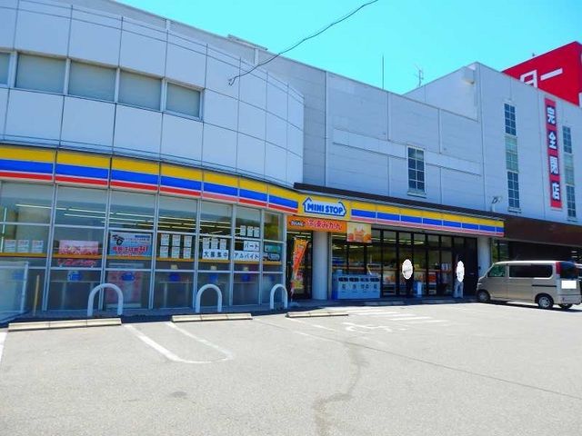 コンビニ　ミニストップ桑名インター店（コンビニ）まで500m