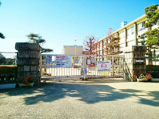 小学校　一宮市立奥小学校（小学校）まで413m