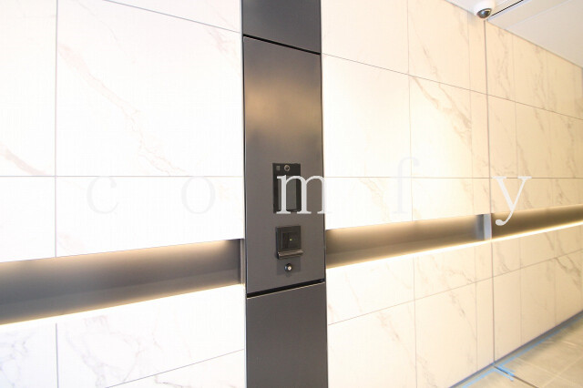 エントランス　オートロックのあるエントランス