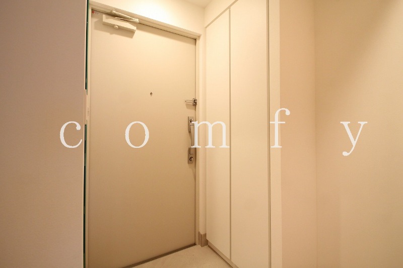 玄関　ダブルロックの玄関