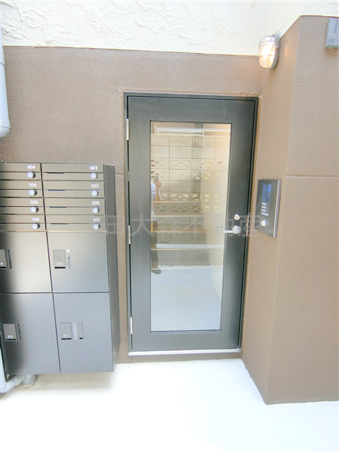 エントランス　TVモニター付オートロック宅配BOXメールBOX