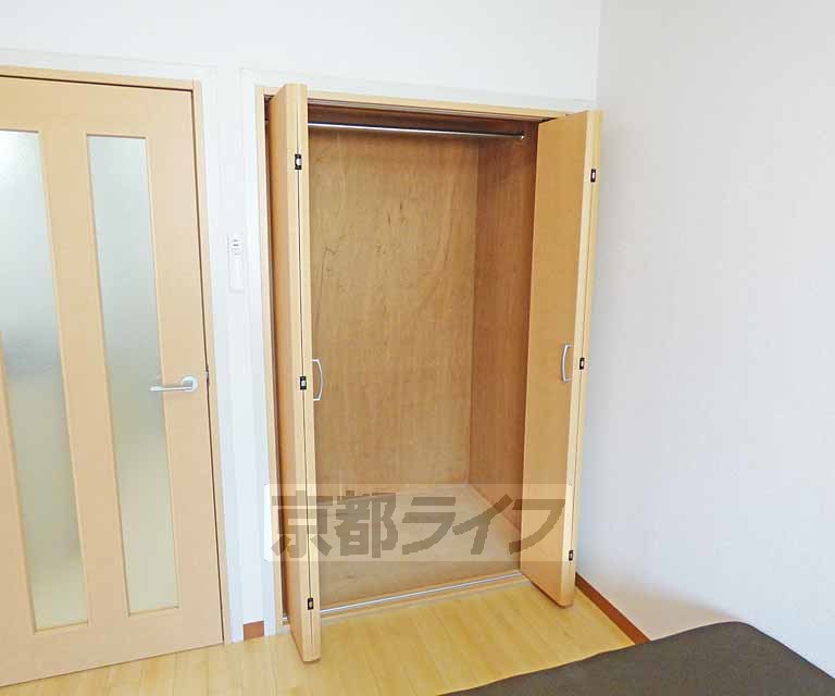 収納　広々とした収納です。