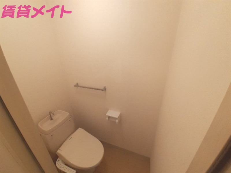 トイレ　同型参考写真