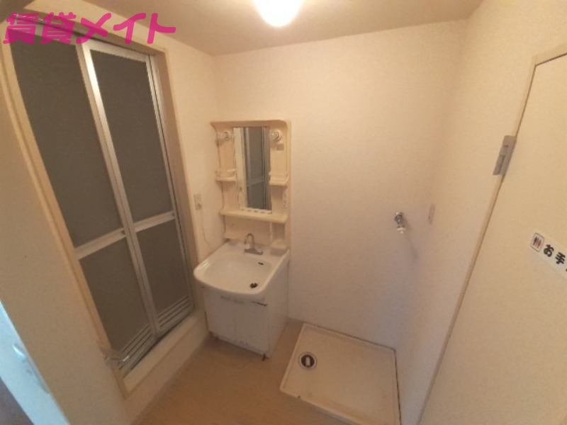 洗面設備　同型参考写真