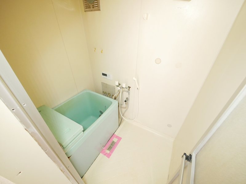 バス・シャワールーム　追い焚き給湯、シャワー