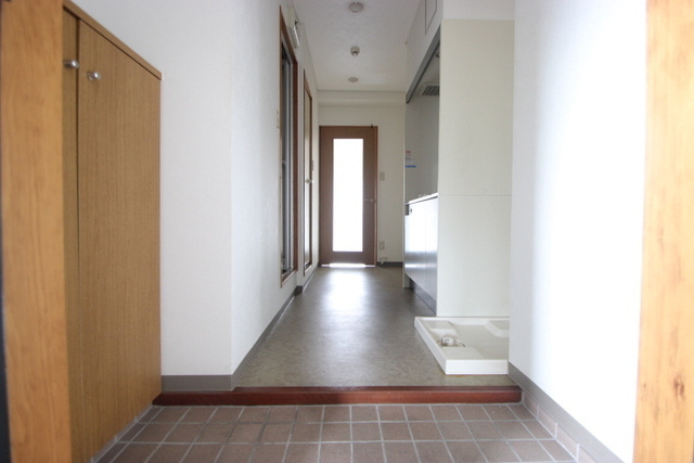 玄関　※同建物・別号室の写真です