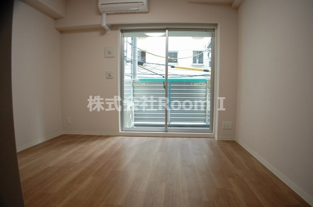 居室・リビング　使いやすいリビングです 反転