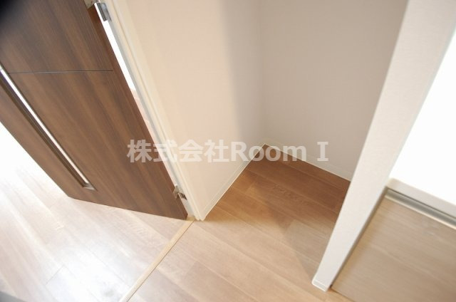 その他部屋・スペース　内装は落ち着いています 反転