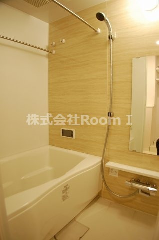 バス・シャワールーム　日々の暮らしに欠かせないお風呂です 反転