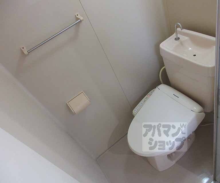 トイレ　清潔感のあるトイレです