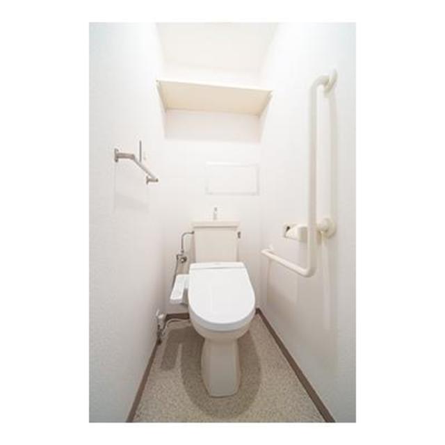 トイレ　※写真は同タイプ住戸です。