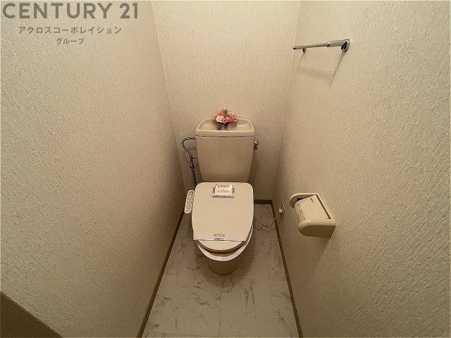 トイレ　温水洗浄便座機能付きのトイレです♪