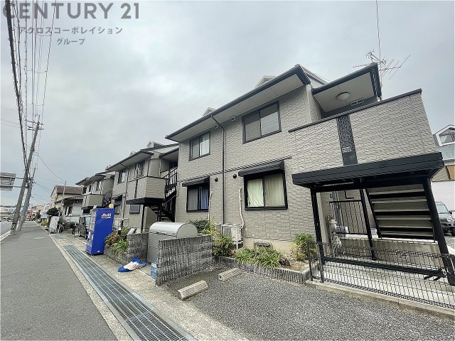 建物外観　敷地内に駐車場あります！