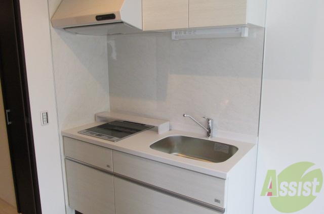 キッチン　ＩＨシステムキッチンです。お掃除もしやすくていいですよ。