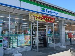 コンビニ　ファミリーマート阿久比植大店（コンビニ）まで818m