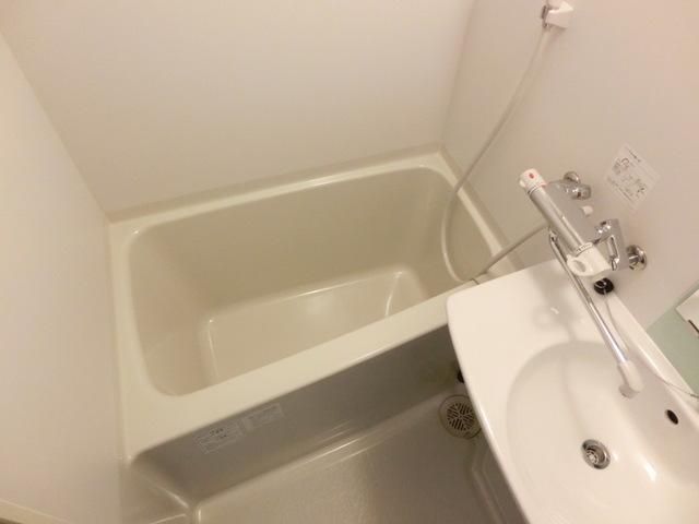 バス・シャワールーム　バスルーム