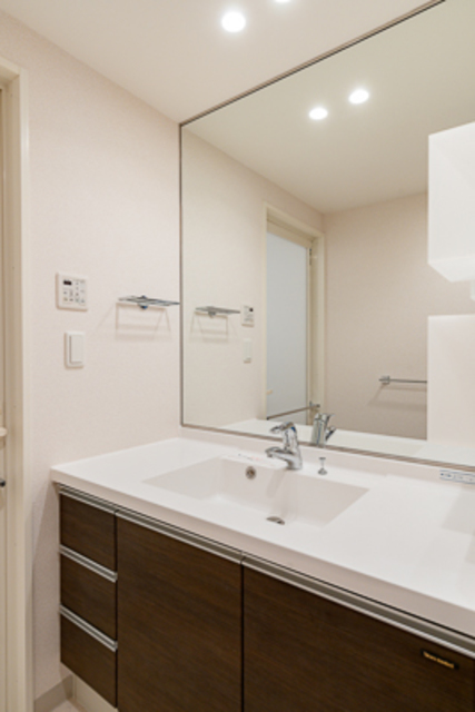 洗面設備　※写真は同タイプ住戸です。