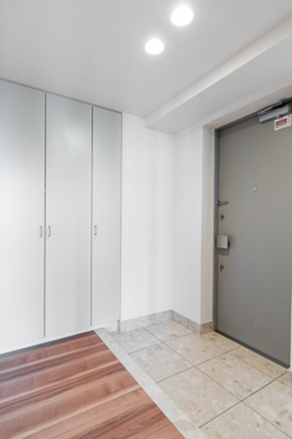 玄関　※写真は同タイプ住戸です。