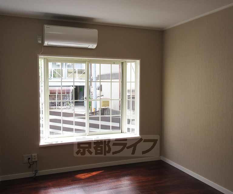 居室・リビング　日当たりのいい広々としたお部屋です！