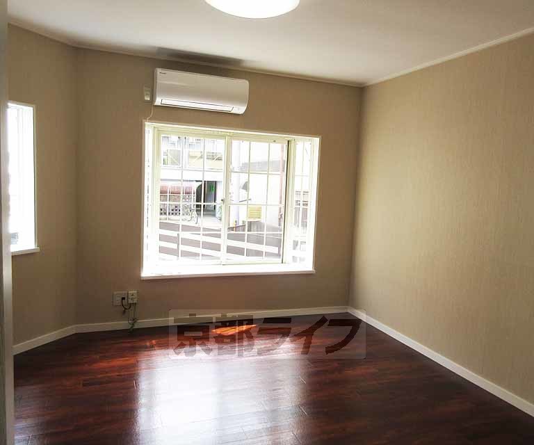 居室・リビング　日当たりの良いお部屋です