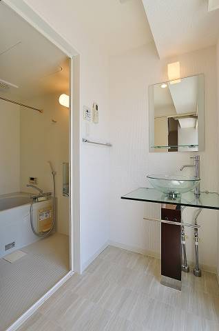 洗面設備　オシャレな洗面ボール付き