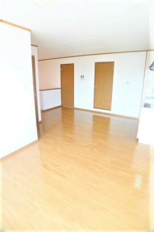 居室・リビング　※他号室の写真です