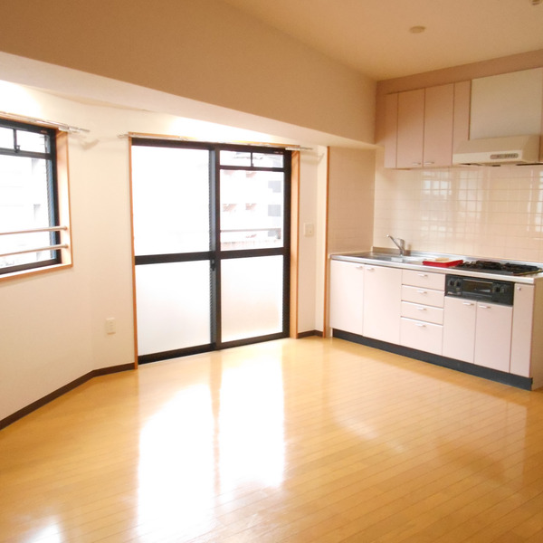 居室・リビング　☆明るい居間☆