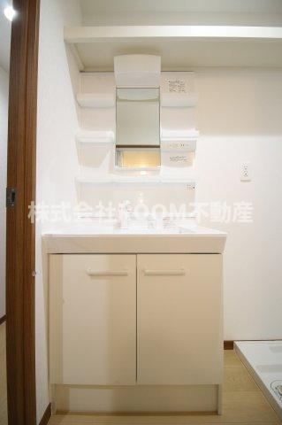 洗面設備　スペースが確保できる洗面所です